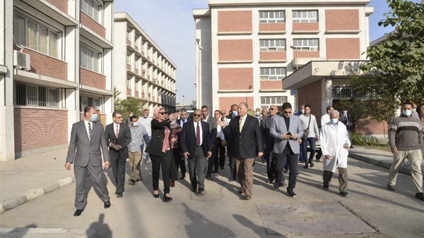 محافظ أسيوط خلال