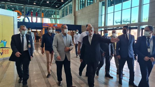 وزير الطيران المدنى