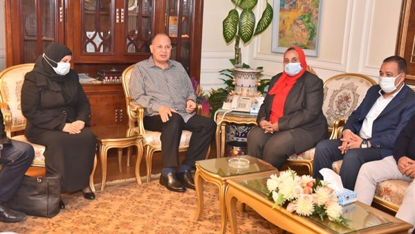 محافظ اسيوط خلال