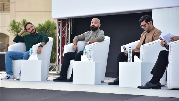 جانب من الندوة