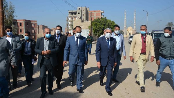 صورة من جولة المحافظ