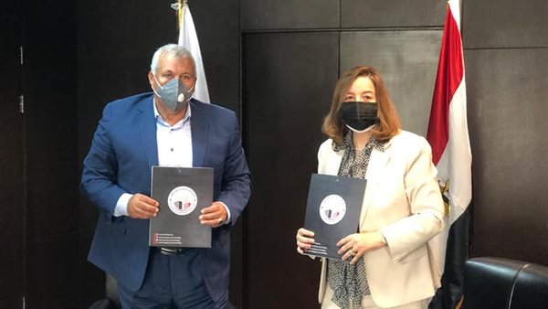 جانب من مراسم التوقيع