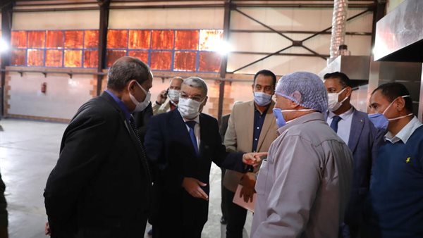 محافظ المنيا خلال