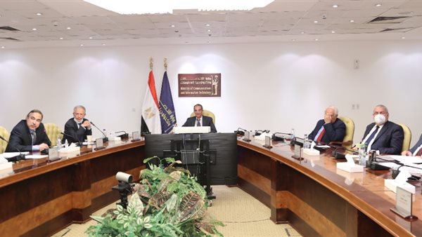 عمرو طلعت وزير الاتصالات