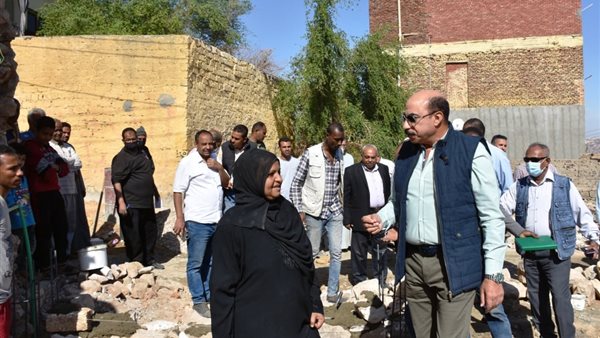 محافظ اسوان خلال