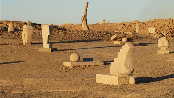 سمبوزيوم أسوان