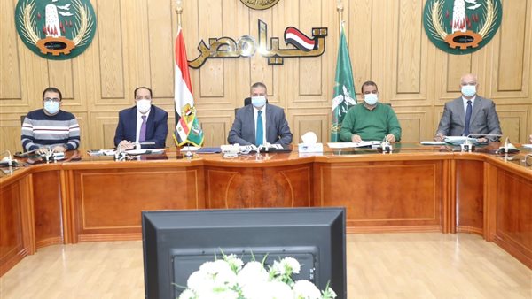 محافظ المنوفية خلال