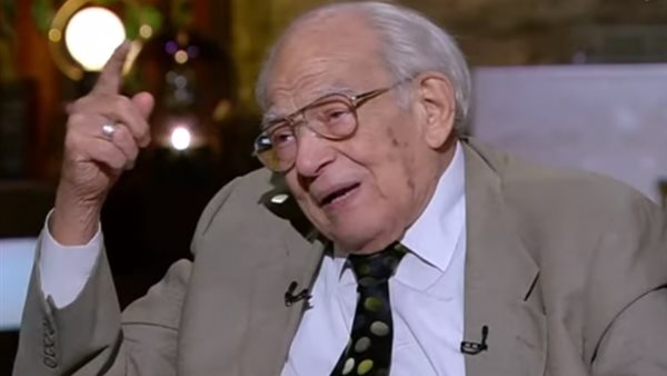 الفنان رشوان توفيق