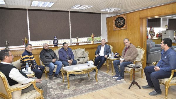 محافظ أسيوط خلال