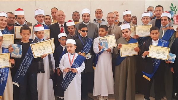 صورة للفائزين بالمسابقة