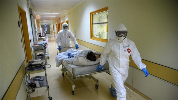 فيروس كورونا يتفشى