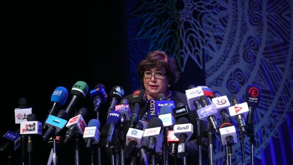  إيناس عبد الدايم