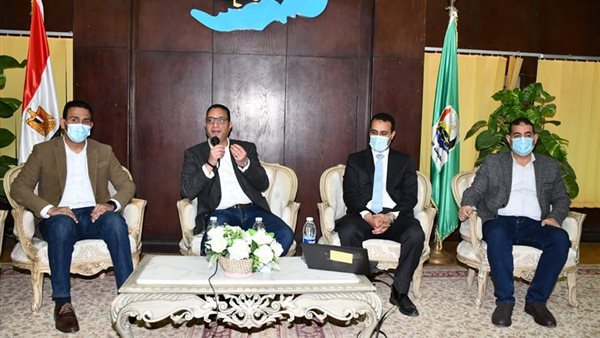 محافظ الفيوم خلال