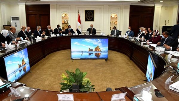 وزير الاسكان خلال