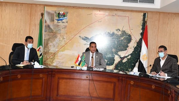 محافظ الفيوم خلال