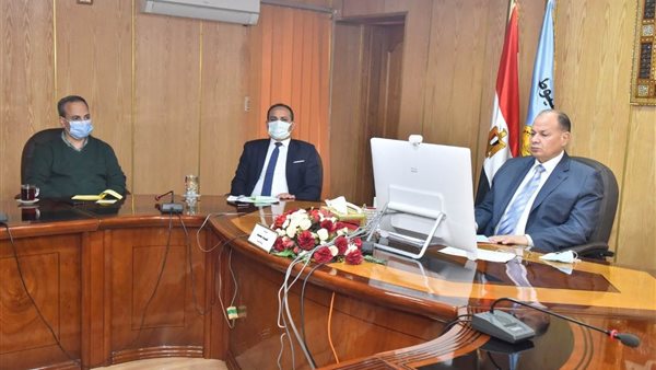 محافظ أسيوط خلال