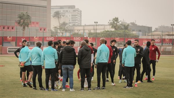 موسيمانى يحاضر لاعبى