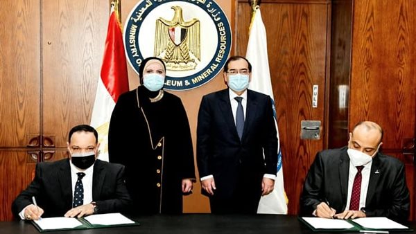 جانب من مراسم التوقيع