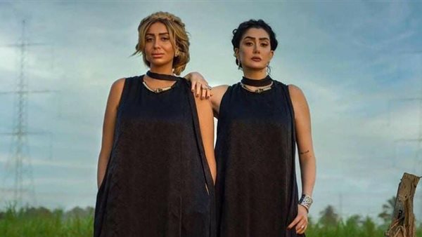 غادة عبد الرازق وابنتها