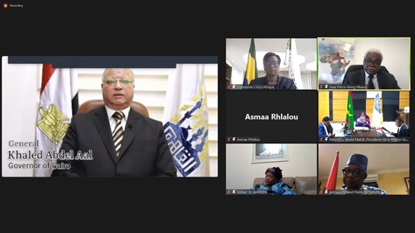 صورة من الندوة