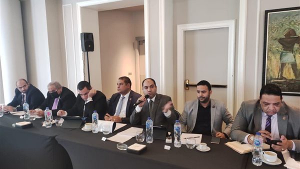 صورة من النقاش