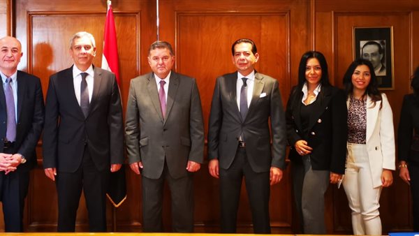 جانب من مراسم التوقيع