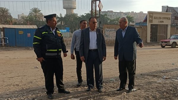 محافظ الشرقية خلال