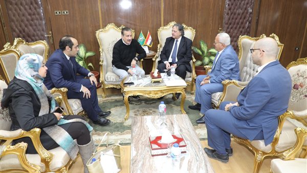 محافظ المنوفية خلال