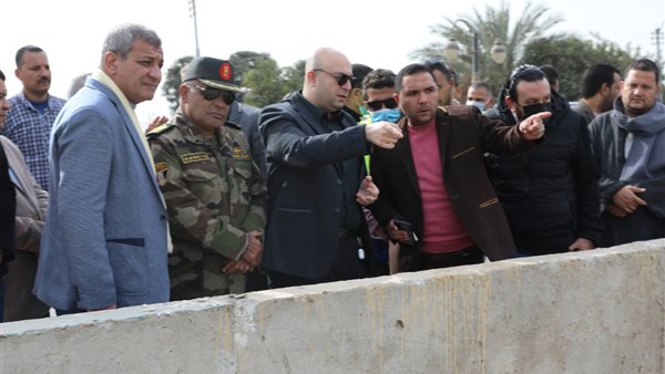 صورة من جولة المحافظ