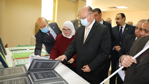 محافظ القاهرة خلال