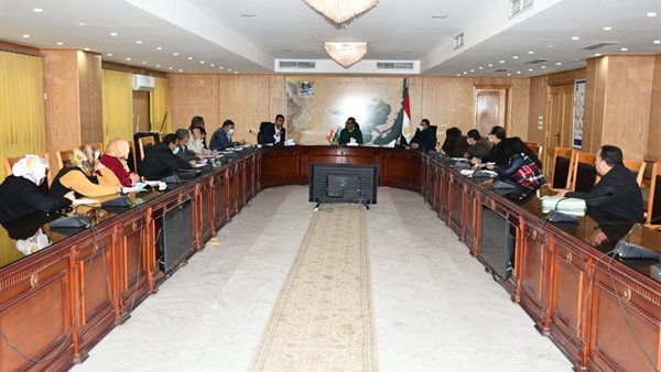 محافظ الفيوم خلال