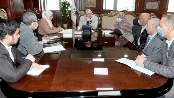 صورة م اجتماع المحافظ