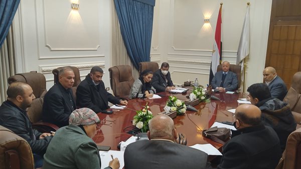 صورة من اجتماع محافظ