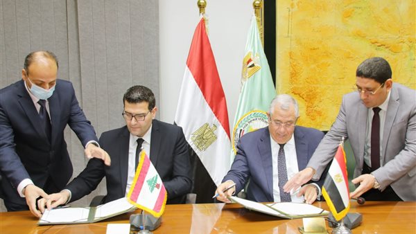 جانب من مراسم التوقيع