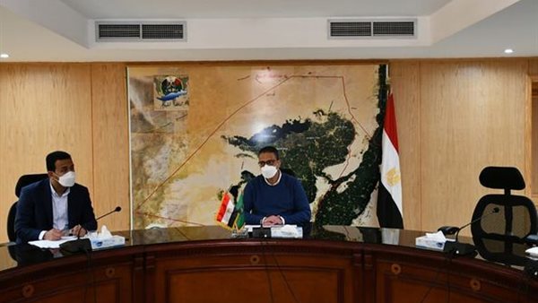 محافظ الفيوم خلال