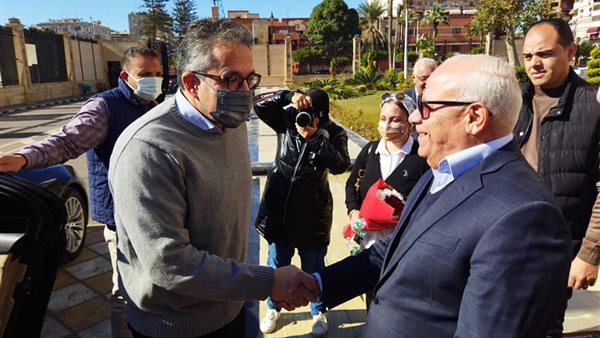 محافظ بورسعيد يستقبل