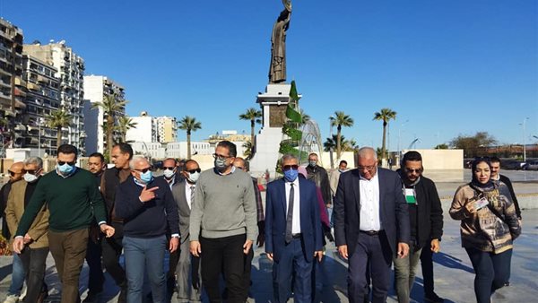 محافظ بورسعيد ووزير