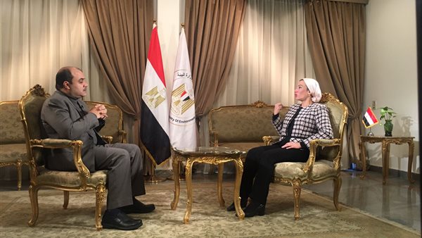 وزيرة البيئة والدكتور