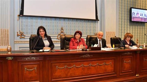 لجنة السياحة بمجلس