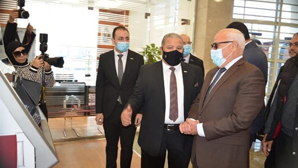 محافظ بورسعيد خلال