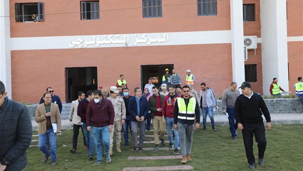 صورة من جولة المحافظ