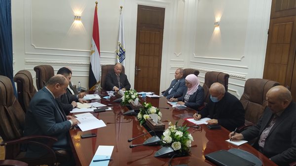 محافظ القاهرة خلال