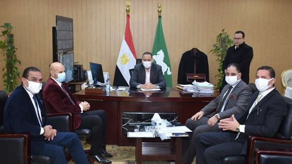 محافظ الشرقية يستقبل