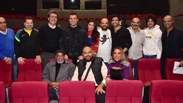 عمرو دياب مع أبطال