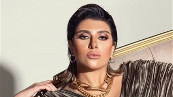 المطربة يارا