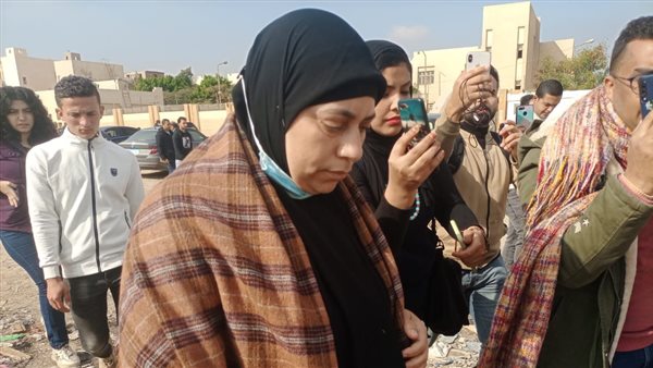 والدة احد الضحايا