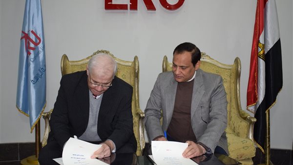 جانب من مراسم التوقيع