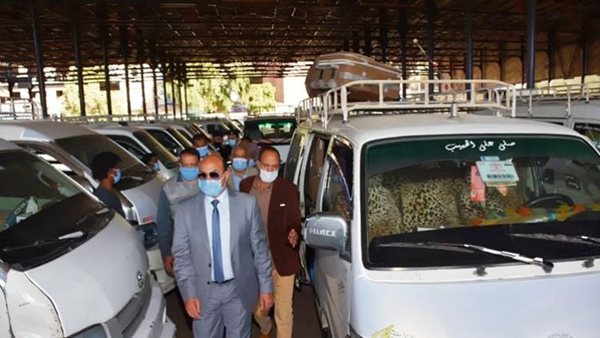 محافظ أسوان في جولة