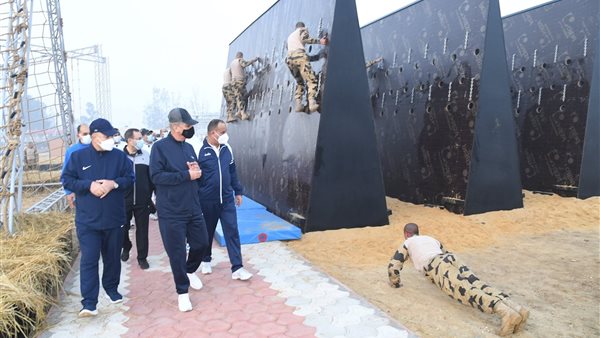 وزير الدفاع يتفقد