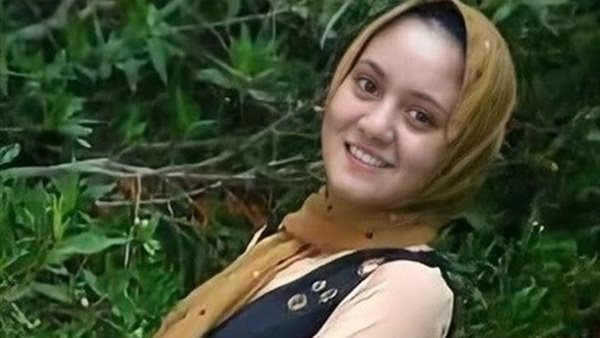 فتاة الغربية 